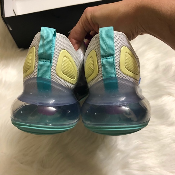 ❌Sold!❌NIB Women’s Nike Air Max 720 - Picture 4 of 8